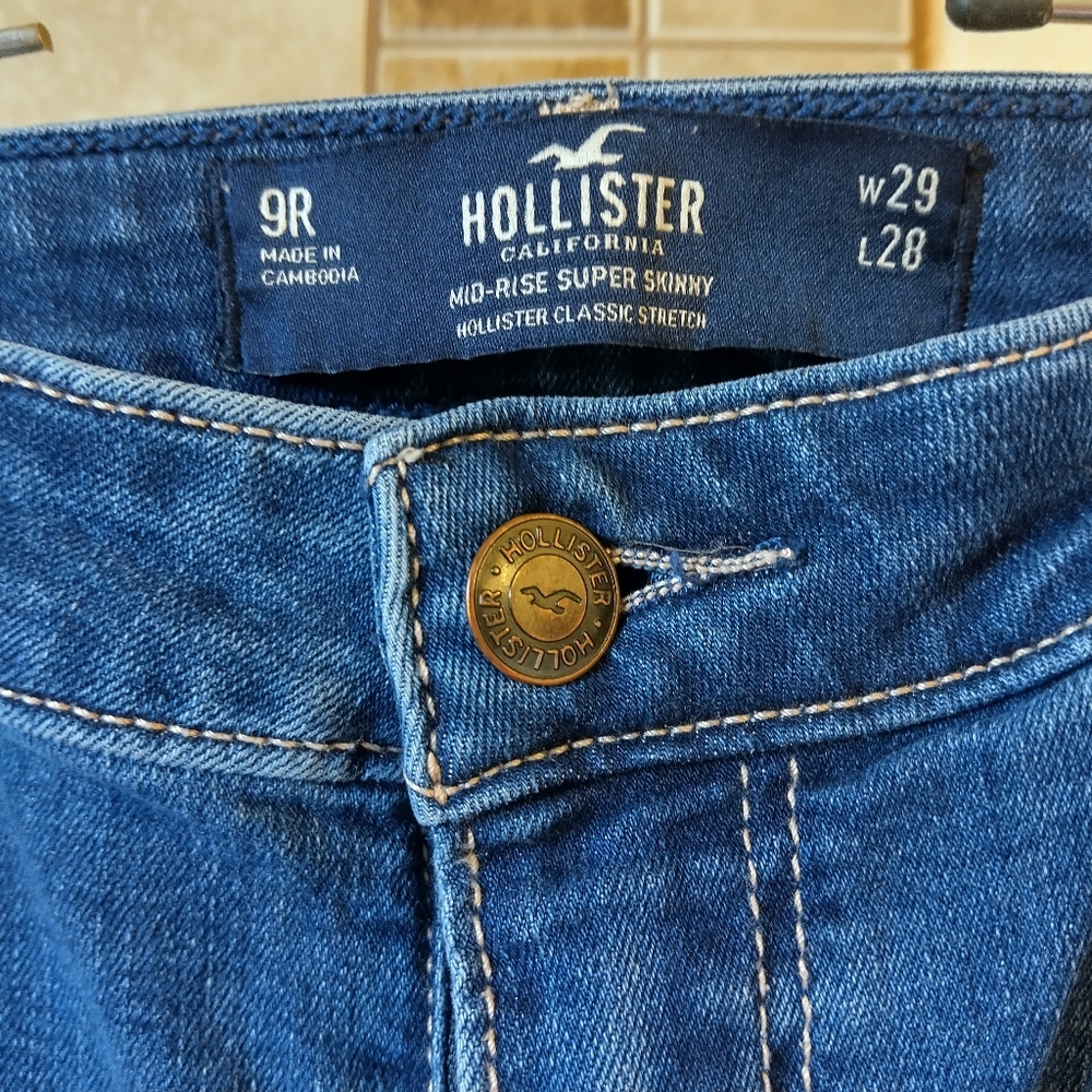 Hollister mid-rise super skinny jeans
